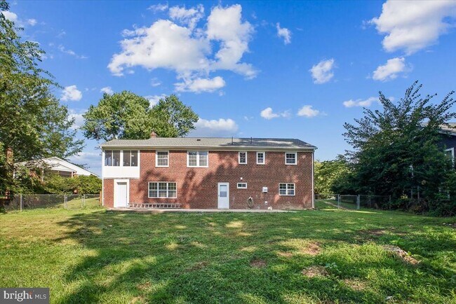 Building Photo - 3227 Sherry Ct