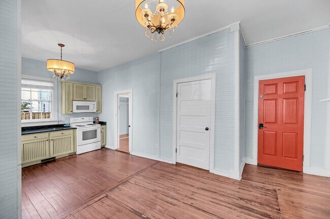 Building Photo - $500.00 OFF FIRST MONTHS MOVE IN SPECIAL W...