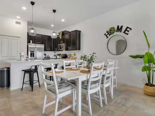 Building Photo - 1043 Splash Shot Pl