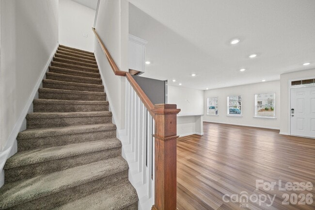 Building Photo - 410 Kenwood Vw