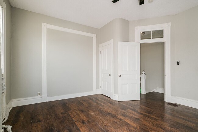 Building Photo - Henrietta Pl