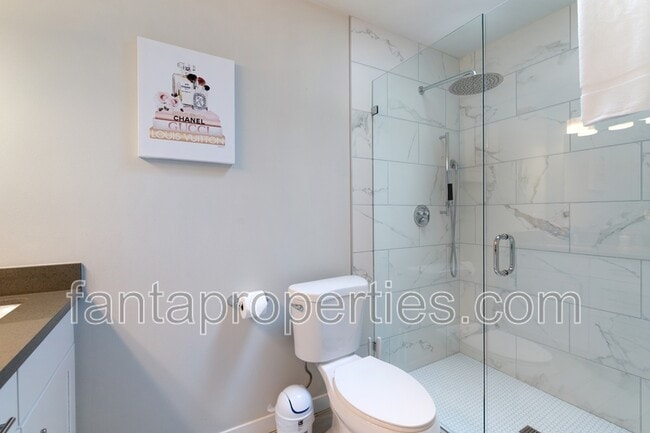 Building Photo - 10035 61st Ave S