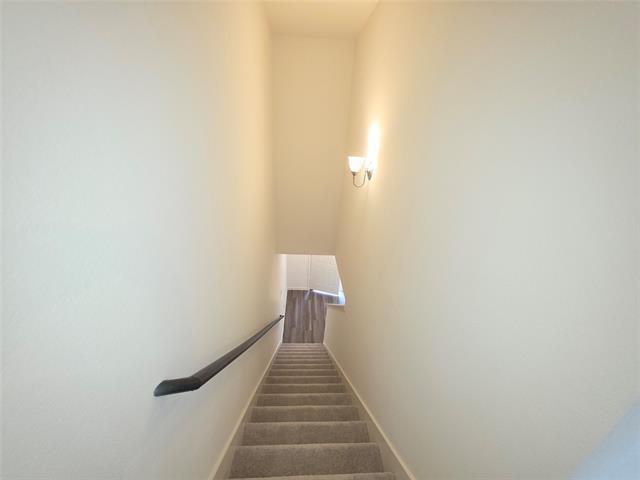 Building Photo - 2206 Pioneer Dr