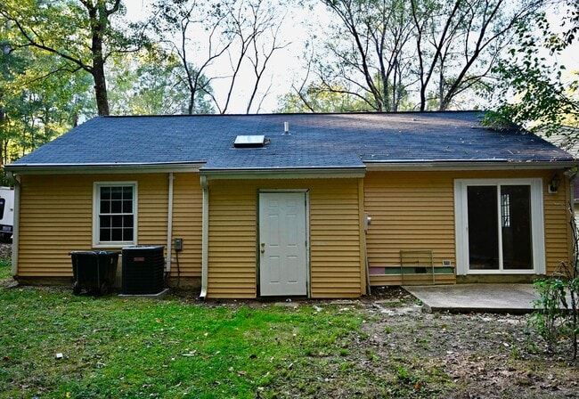 Building Photo - For Rent: Beautiful 3-Bedroom Home in Durh...