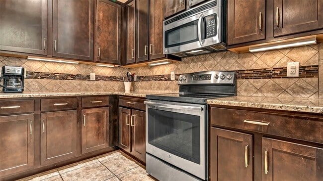 Building Photo - 12920 Whittington Ct