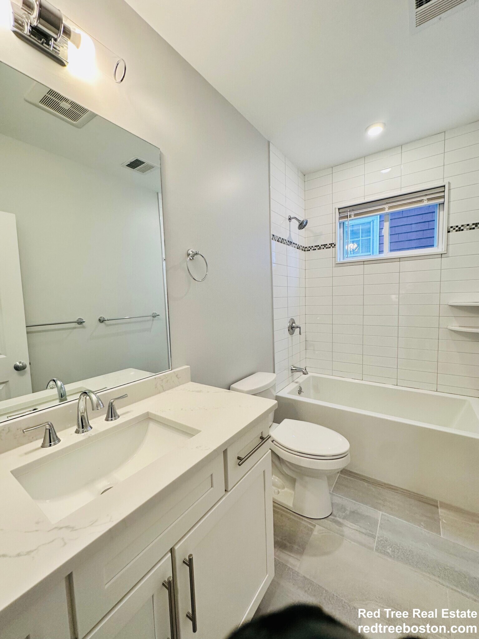 Building Photo - 100 Brooks St