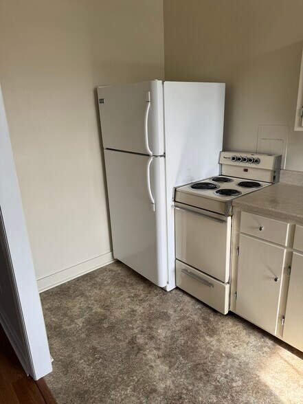 Building Photo - 313 S Hanover St