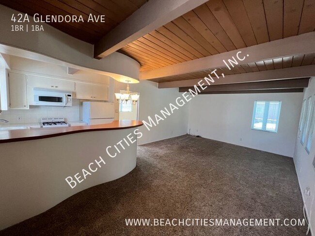 Building Photo - Amazing 1 Bedroom 1 Bath Triplex steps fro...