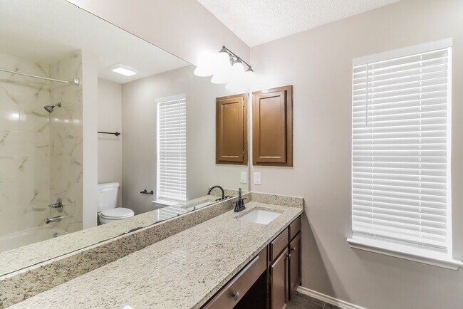 Building Photo - 2301 Fall Ct