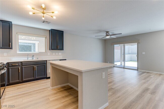 Building Photo - 9539 Wayfarer Seek Ct