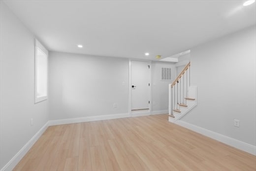 Building Photo - 22 James St