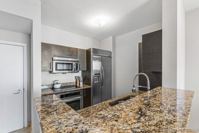 Building Photo - 550 Okeechobee Blvd