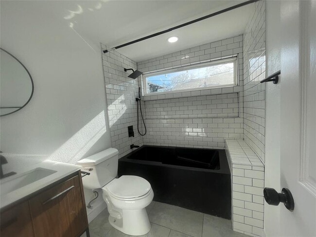 Building Photo - 1403 Newfield Ln