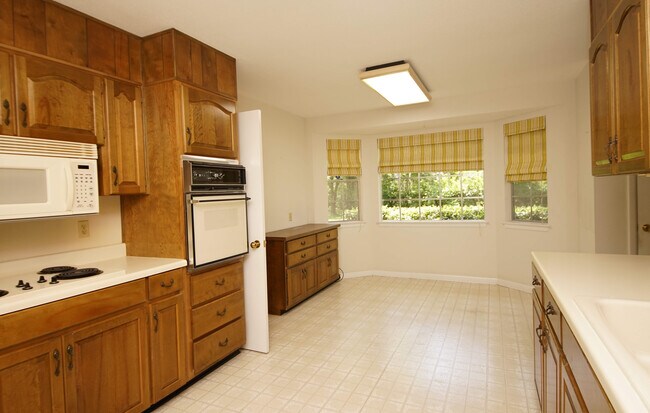 Building Photo - 18 Sherwood Rd NW