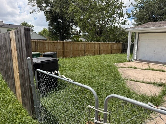 Building Photo - 5103 Willow Glen Dr