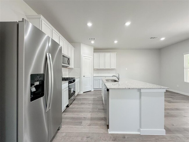 Building Photo - 7806 Alset Dr