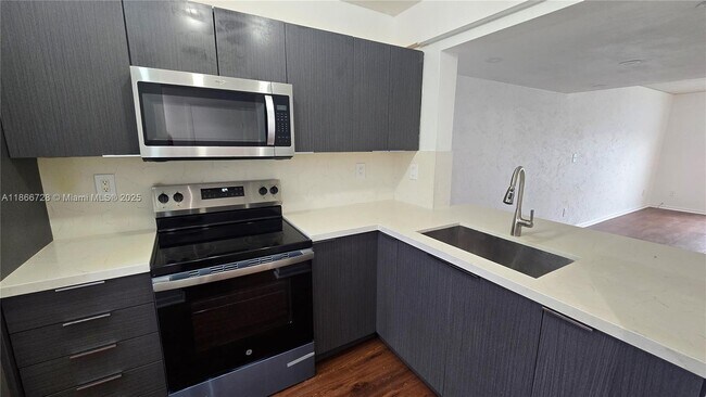 Building Photo - 8060 SW 152nd Ave