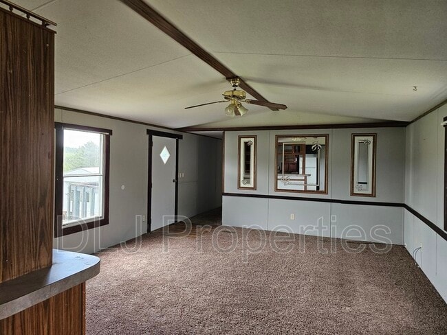 Building Photo - 616 Ruby Maes Way
