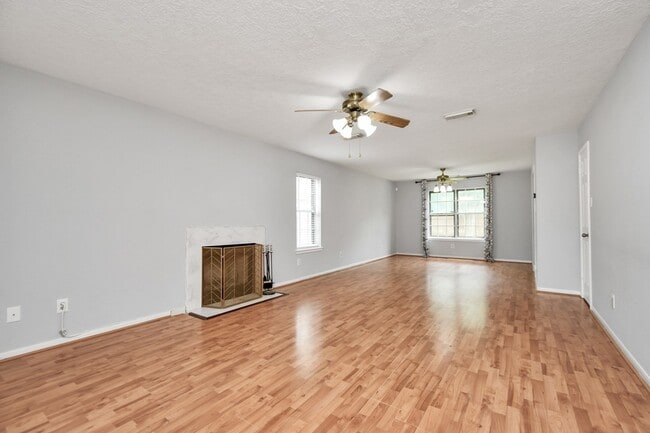 Building Photo - 2707 Blue Mist Dr