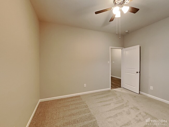 Building Photo - 408 Glen Meadow Dr