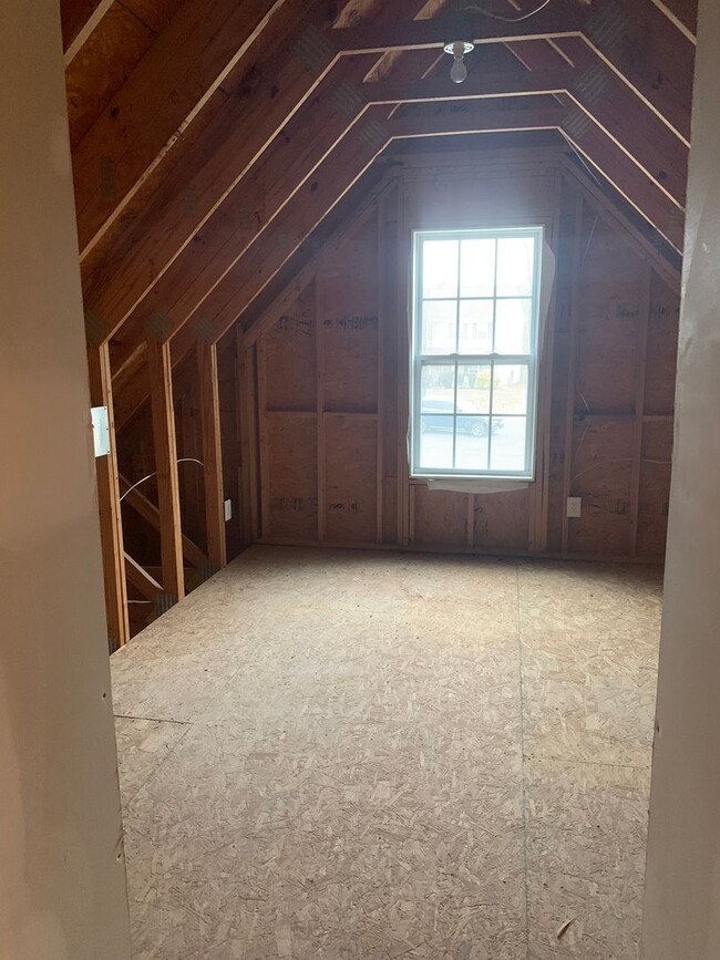 Building Photo - 3 Bedroom Rental on Cul-De-Sac!