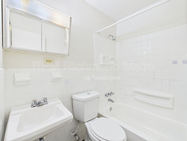 Building Photo - 3206 Midlothian Tpke