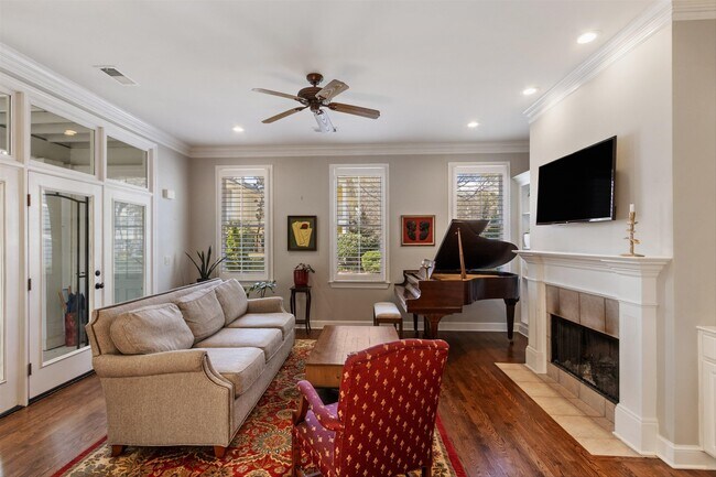 Building Photo - 948 River Breeze Dr