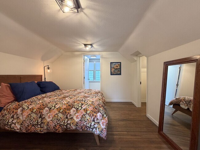 Building Photo - Spacious 2-Bedroom, 3-Bath Home in Spokane with Modern Comforts