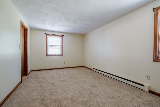 Building Photo - 38 Stonegate Ln