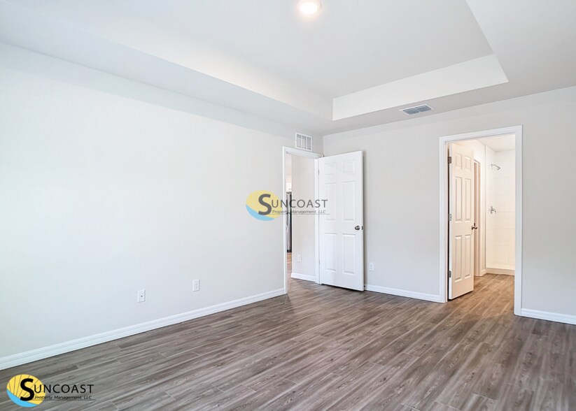 Building Photo - 17927 SW 32nd Cir