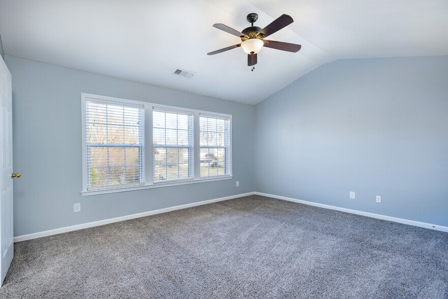 Building Photo - 2601 Potomac Ct
