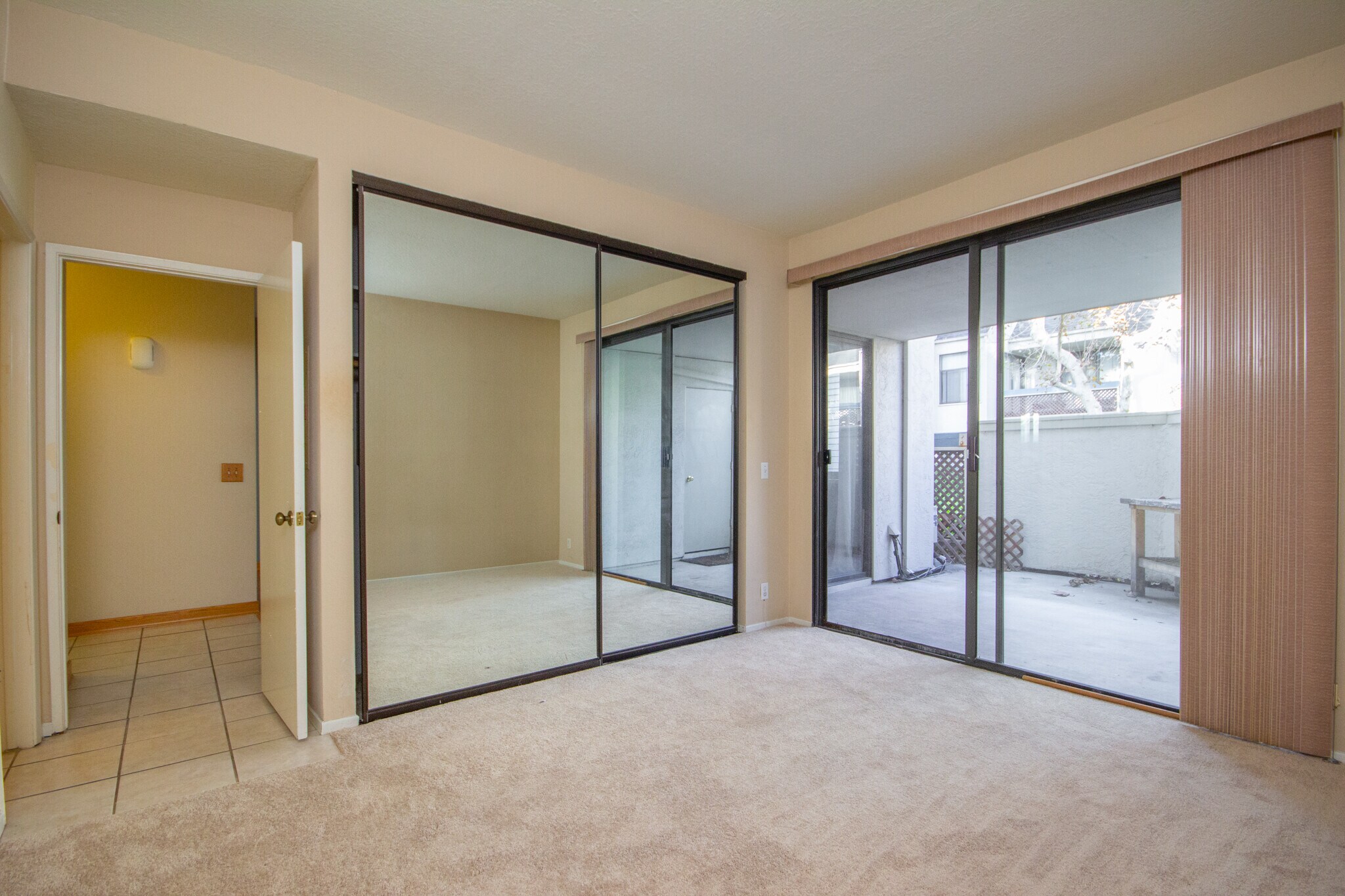 Building Photo - 2218 River Run Dr