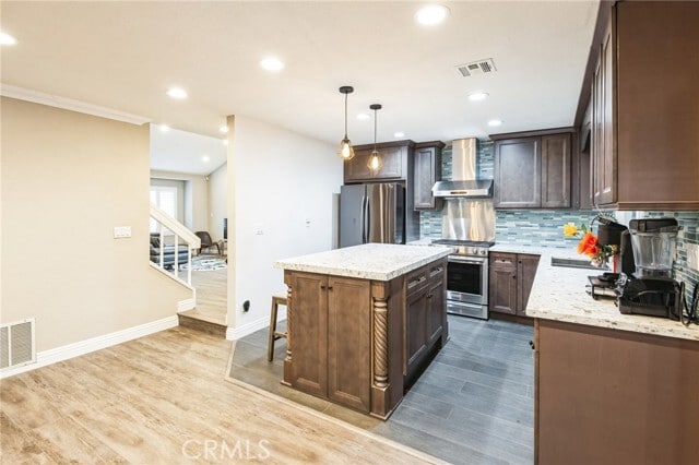 Building Photo - 1338 Crestmont Dr