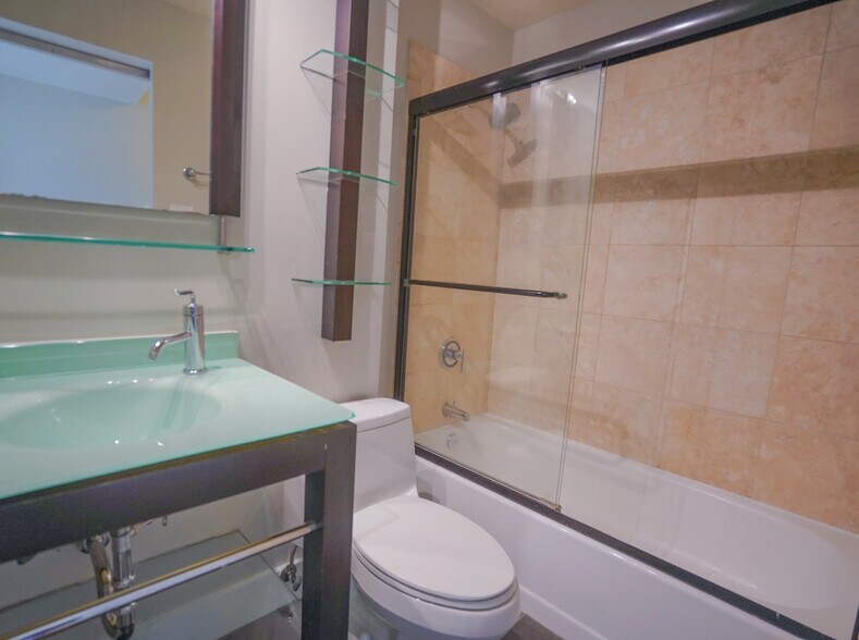 Building Photo - 609 Westgate Ave