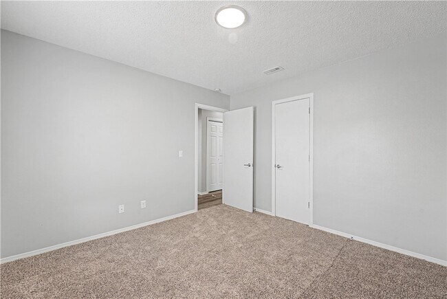 Building Photo - 4380 W Thrasher Dr