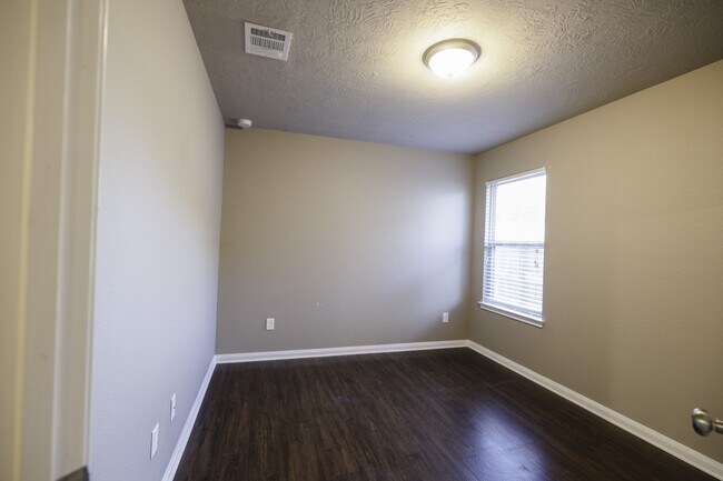 Building Photo - 2013 Arable Ct