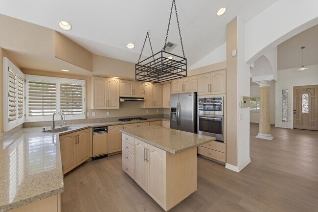 Building Photo - 8133 Horizon Lake Dr