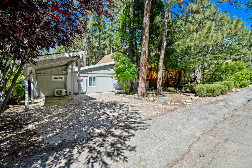 Building Photo - 43032 Sunset Dr