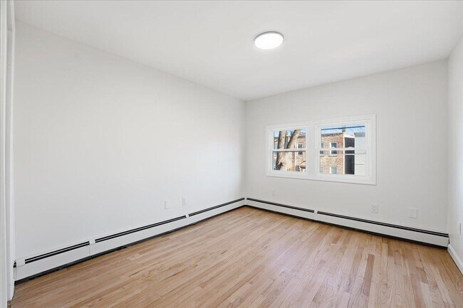 Building Photo - 212 Seaview Ave