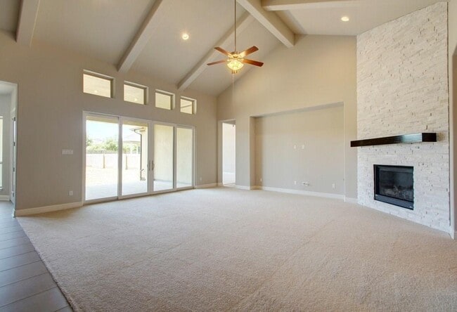 Building Photo - 200 Southern Carina Dr