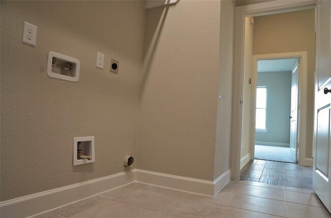 Building Photo - 23834 Pullin Market Dr