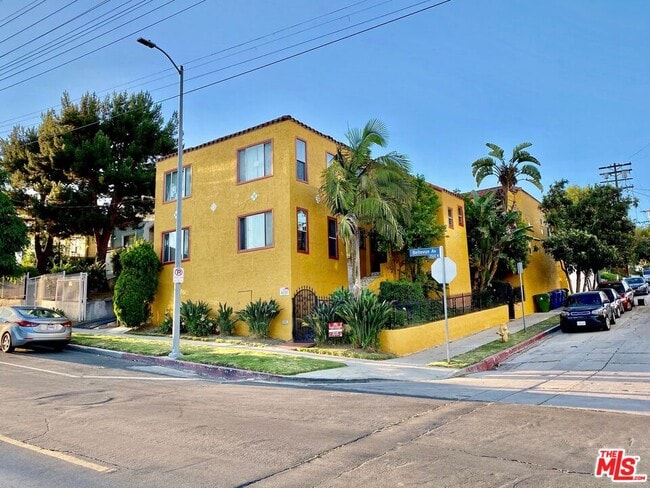 Building Photo - 605 1/2 Tularosa Dr