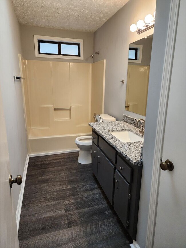 Building Photo - Beautiful 4 bed 3 bath home located in Acworth