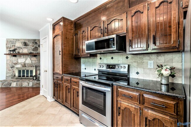 Building Photo - 1201 Aldridge Dr SE