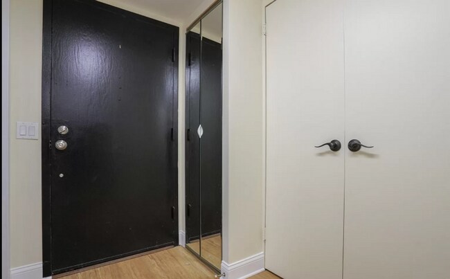 Building Photo - **CONCESSION IS APPLIED ON THE LAST MONTH ...