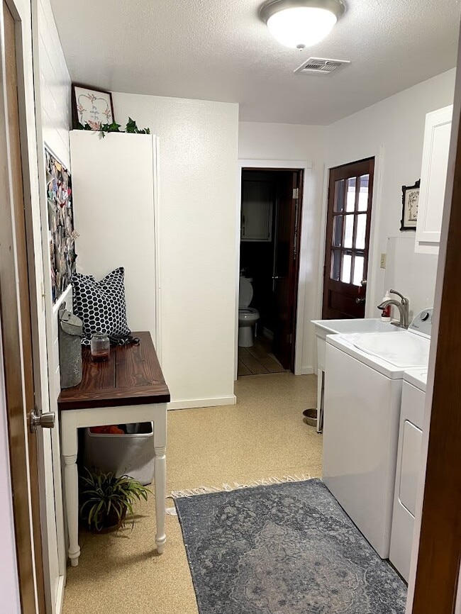 Building Photo - 9119 N 153rd East Ave