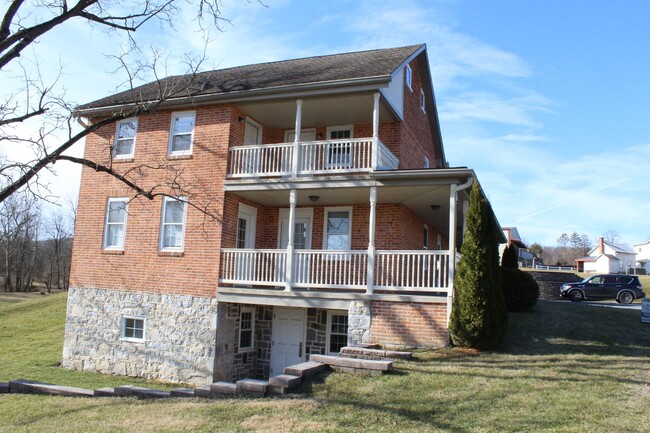 Building Photo - 10228 Clay Lick Rd