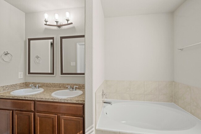 Building Photo - 5710 Esk River Trl