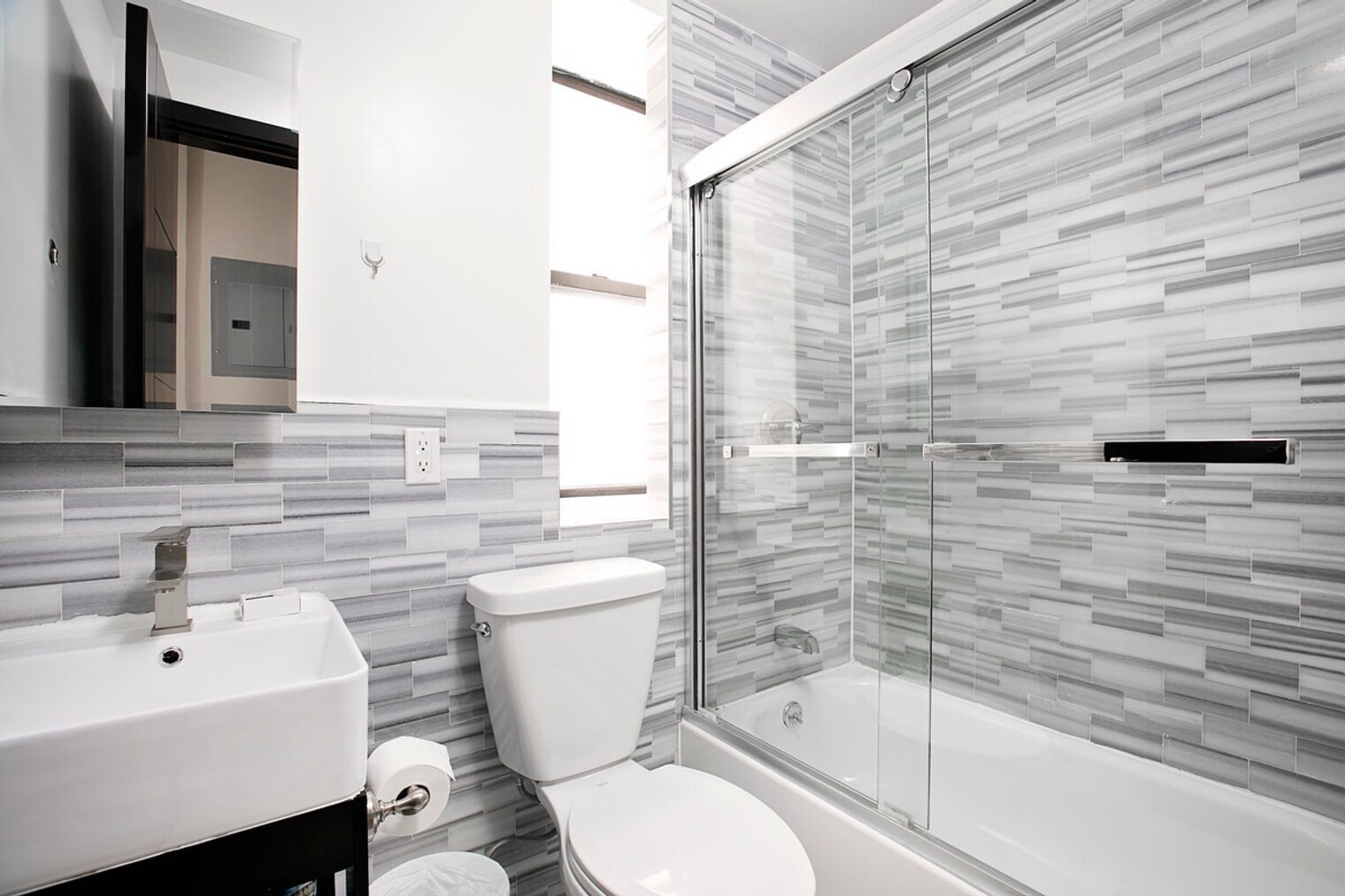 Building Photo - 5 W 101st St