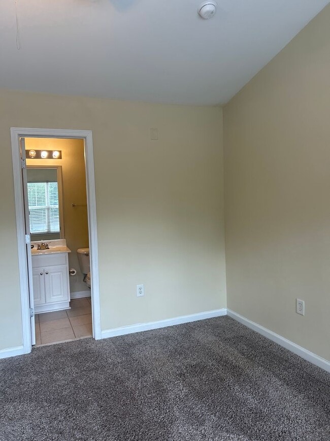 Building Photo - 02-202 KSK (Schutte)